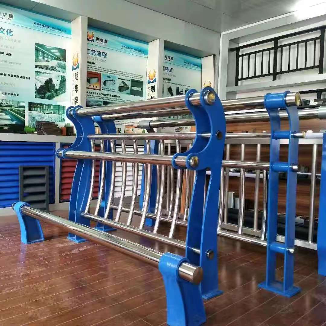 阜新市桥梁防撞护栏桥梁护栏 - 方案